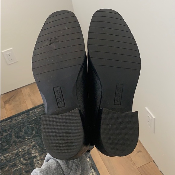 **********SOLD********** Black Chelsea boots - Picture 3 of 3